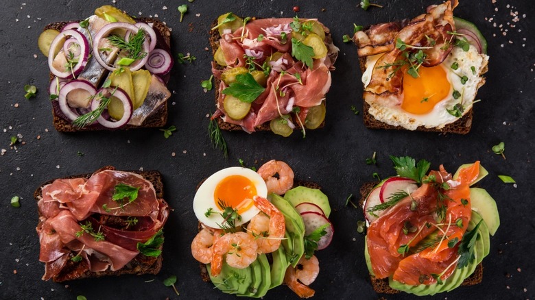 smørrebrød with seafood and meat