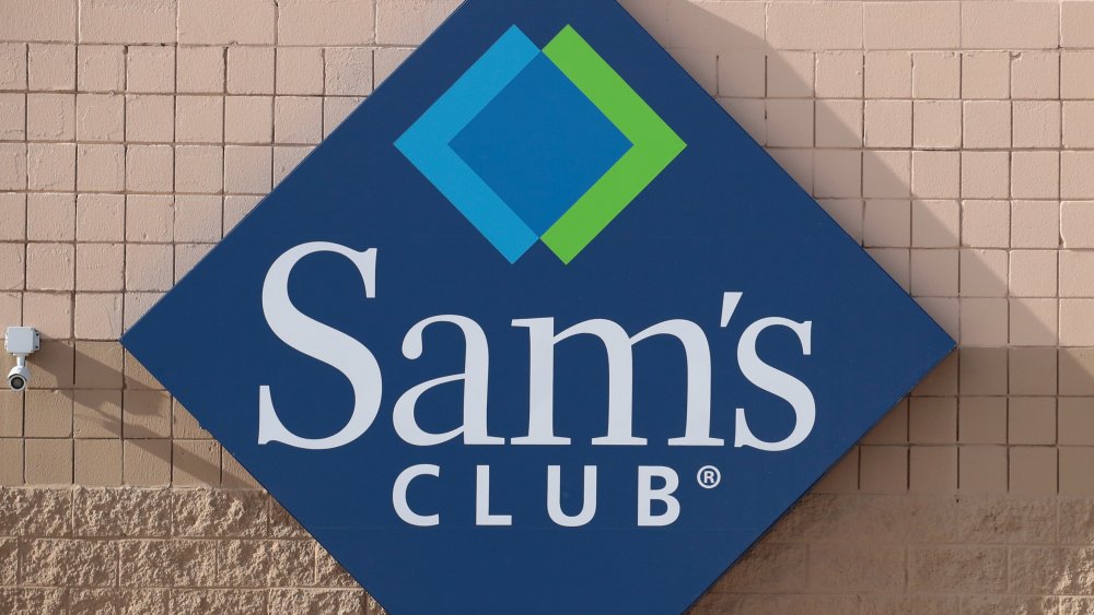 Sam's Club sign