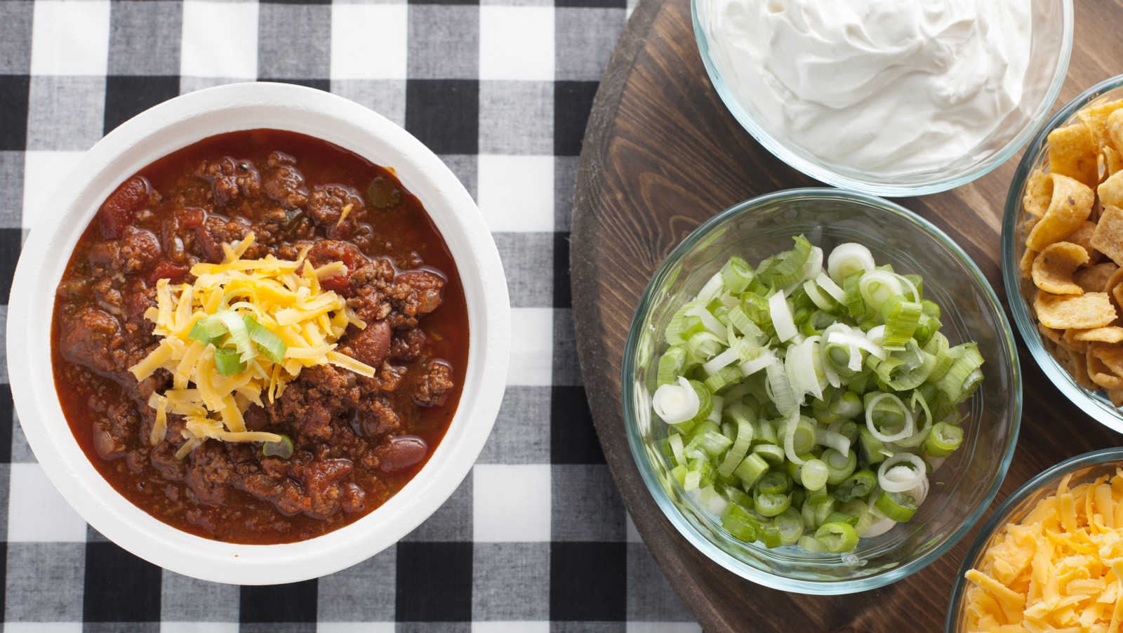 Here's Why You Should Add Vinegar To Your Chili