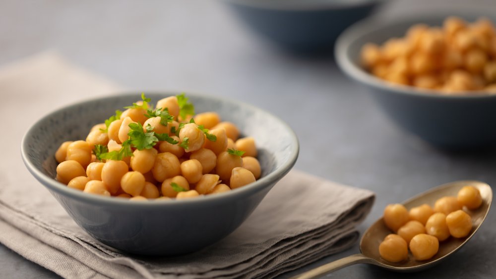 A bowl of chickpeas