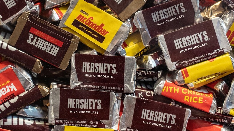Hershey's mini chocolates