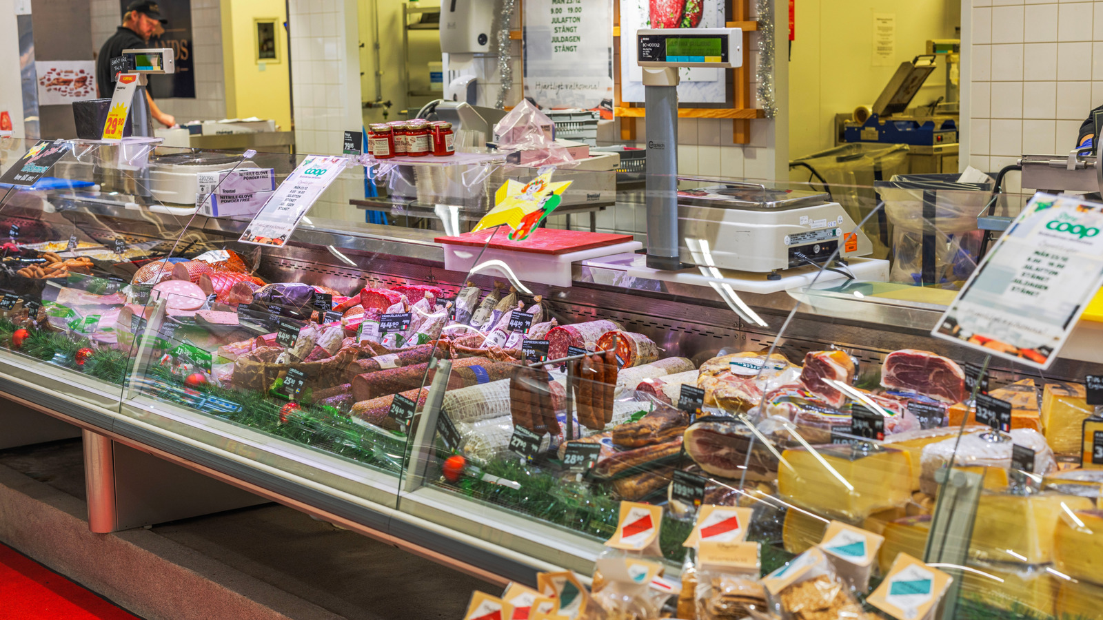 Why Buying Whole Meat At The Deli Is A Mistake