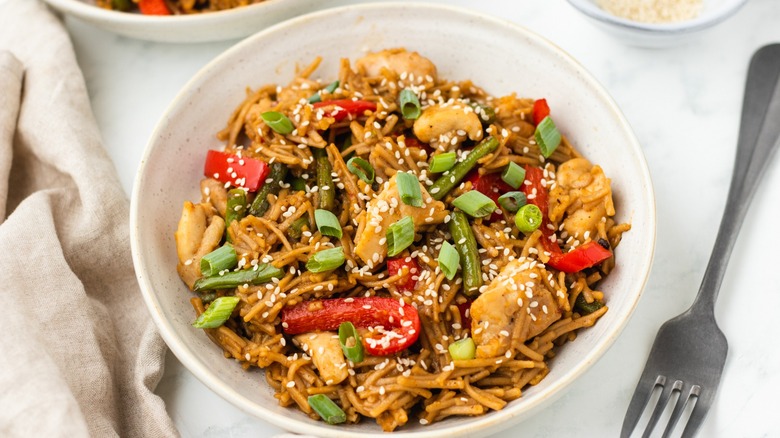 hoisin noodles with chicken
