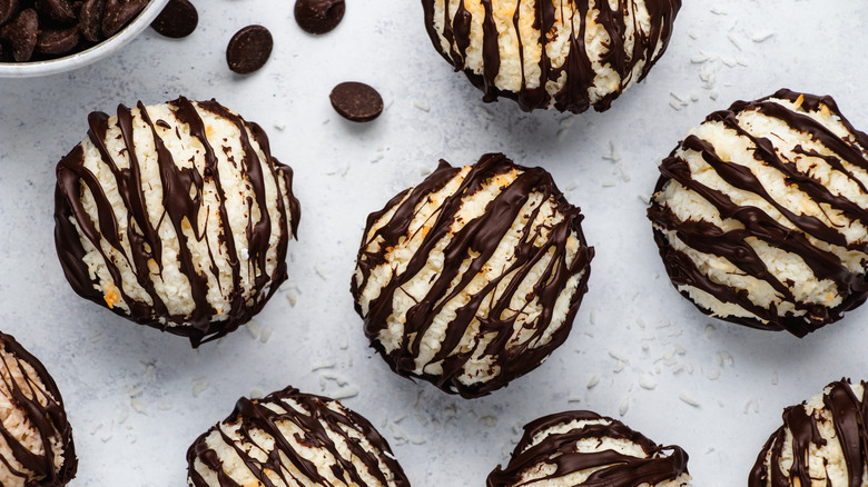 chocolate drizzled macaroons