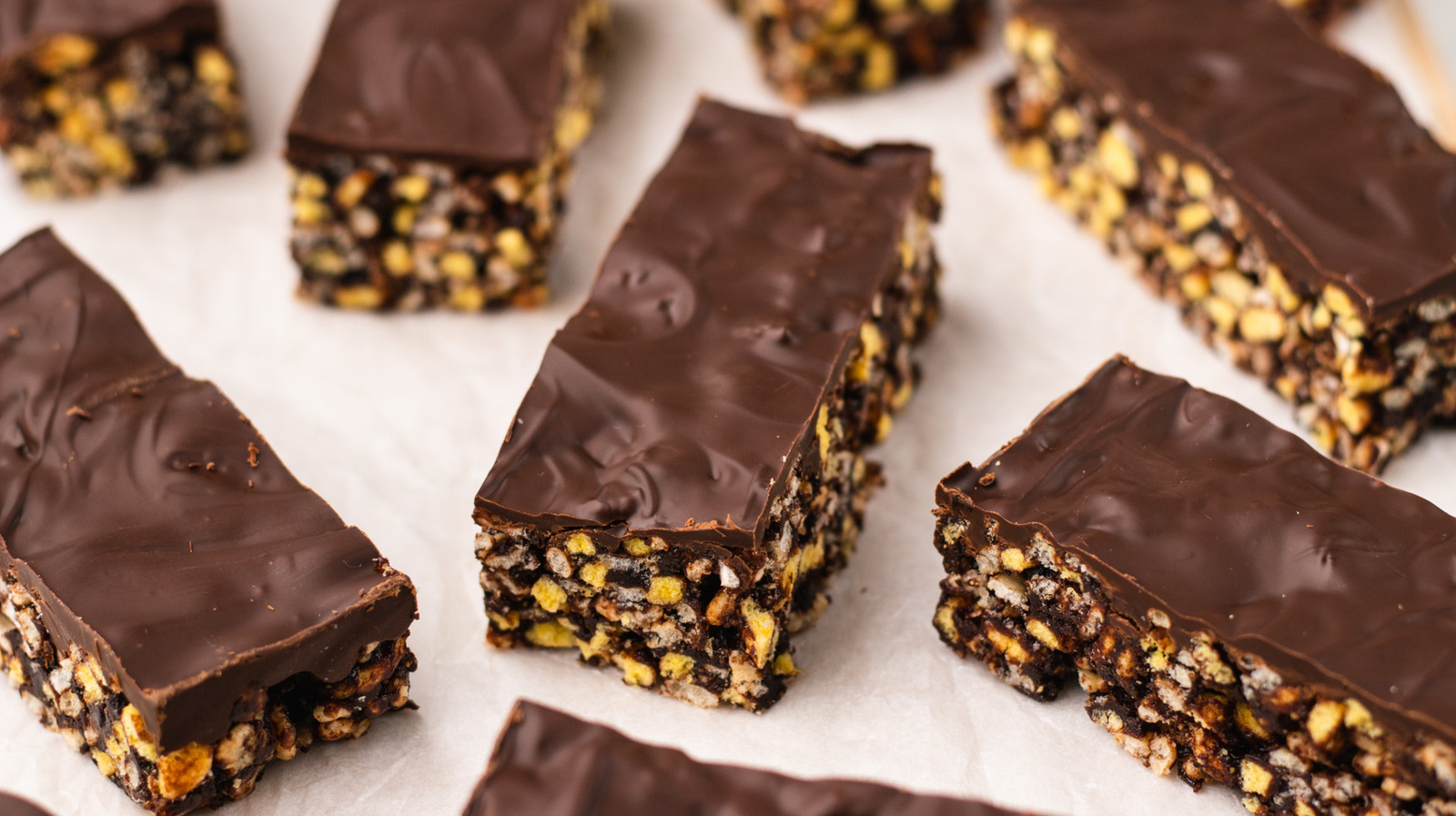 <a href="https://www.mashed.com/1744337/double-chocolate-peanut-butter-cereal-bars-recipe/" target="_blank">Homemade Double Chocolate And Peanut Butter Cereal Bars Recipe</a>
