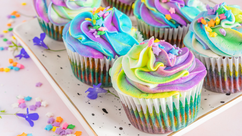 rainbow cupcakes