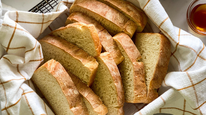 basket with slices of bread