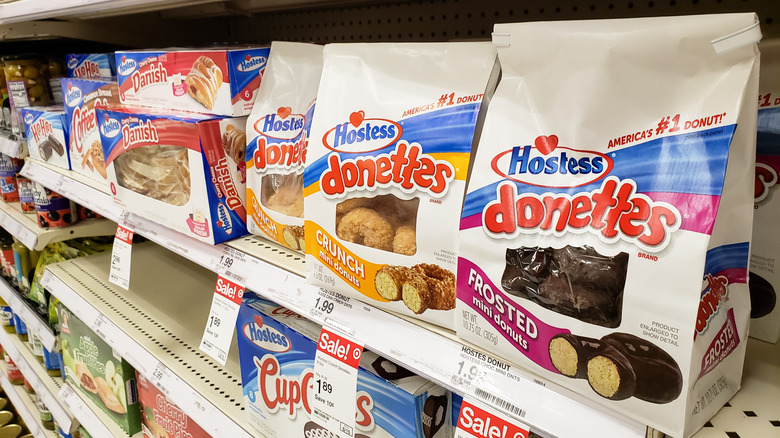 A grocery aisle with Hostess donettes