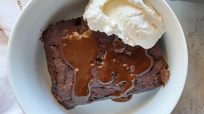 fudge cake with ice cream