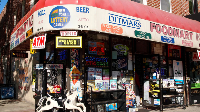 new york city bodega storefront