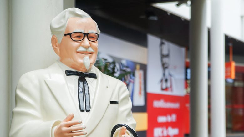 Colonal Sanders statue