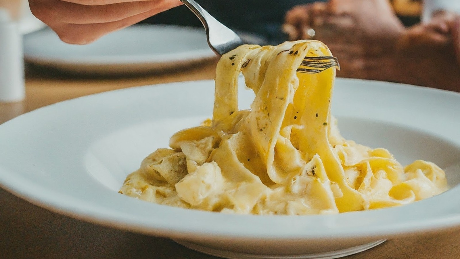 How do you thicken alfredo sauce 
