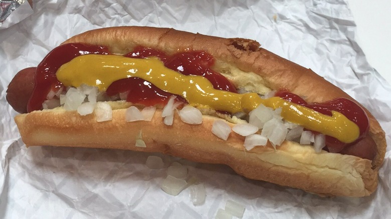 Costco hot dog with toppings