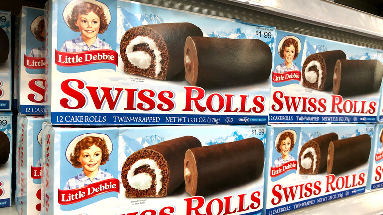 little debbie swiss roll packaging