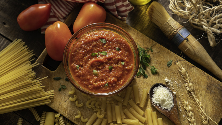 Marinara sauce with fresh herbs