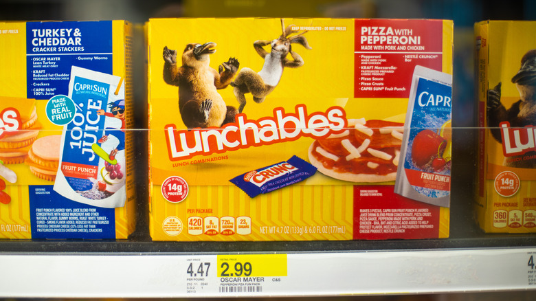 A Lunchables box