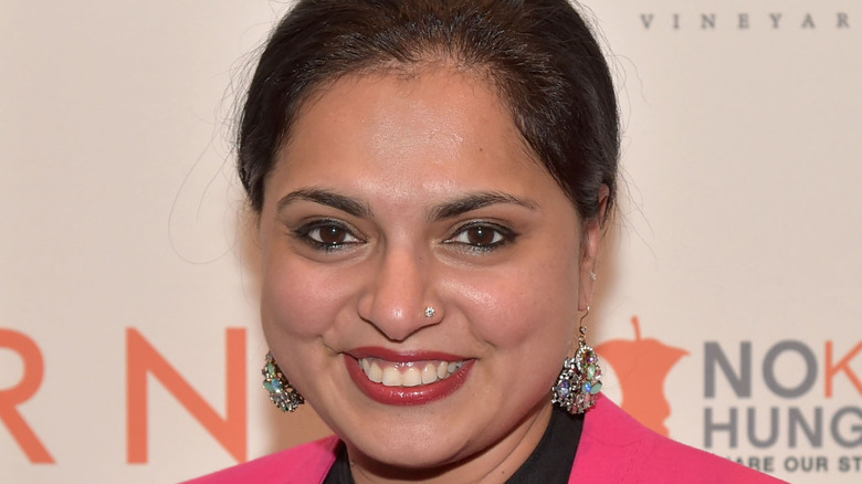 maneet chauhan toothy grin