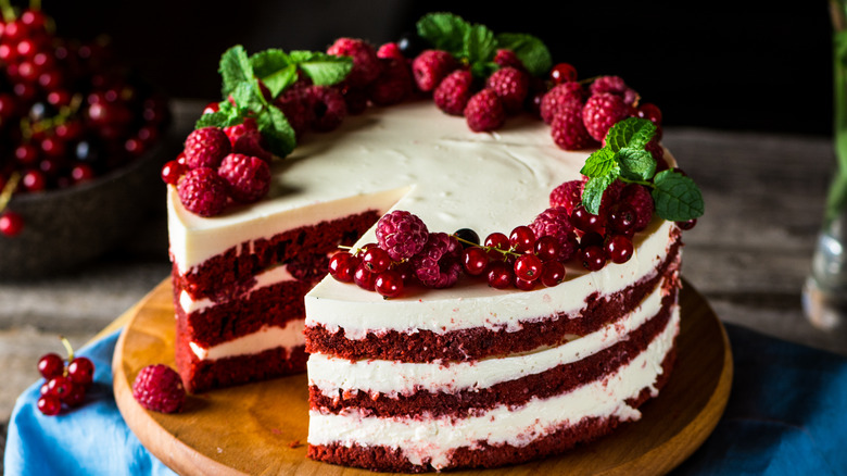 Berry cake on a platter