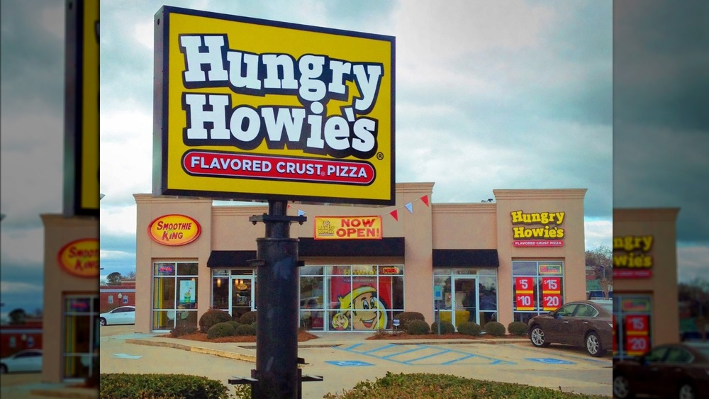 Hungry Howie's Pizza exterior store