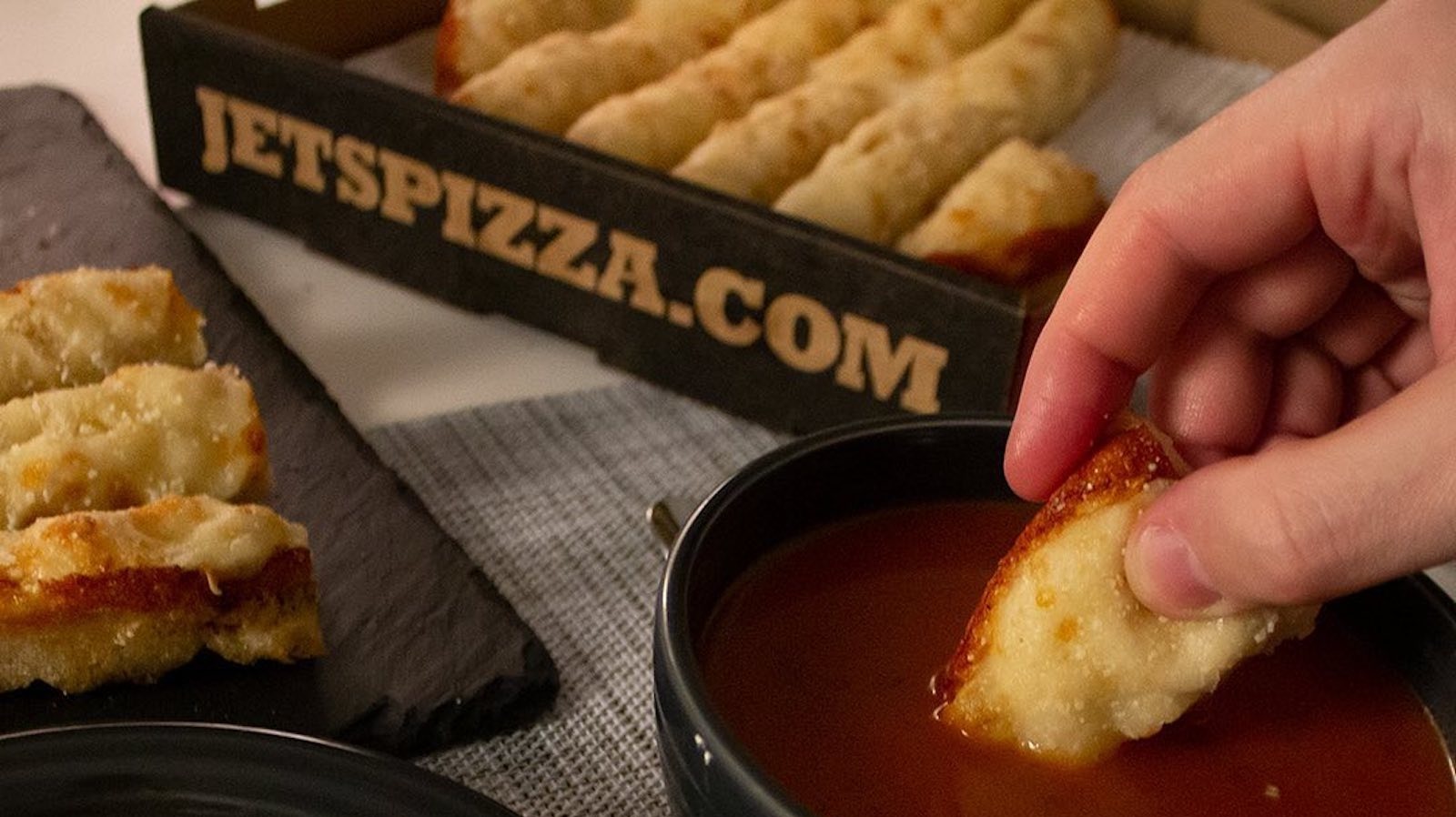 how-much-jet-s-pizza-employees-really-make