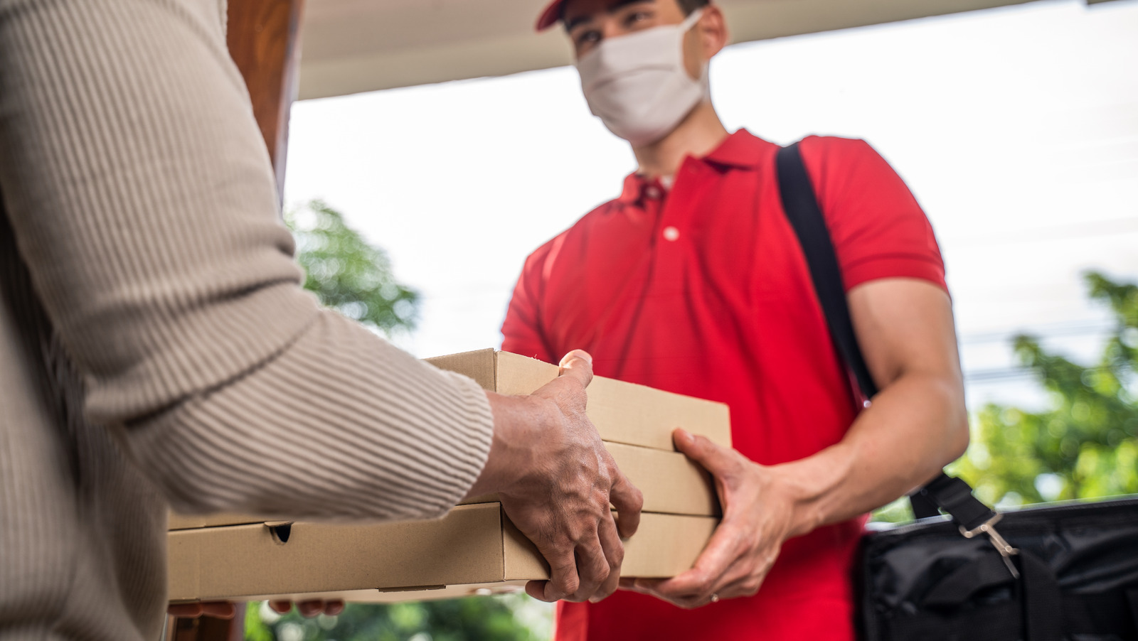 How Pizza Delivery Drivers Really Feel About Digital Vs. Cash Tips.