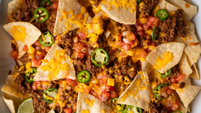 nachos with beef and salsa