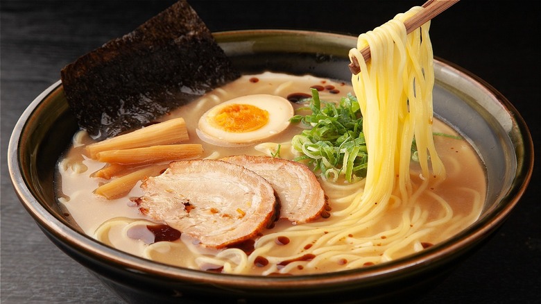 ramen with pork, egg, scallions