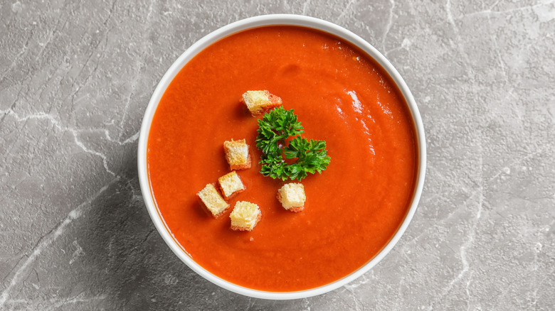 tomato soup with croutons