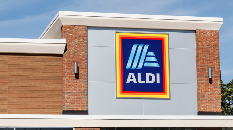 Aldi supermarket sign