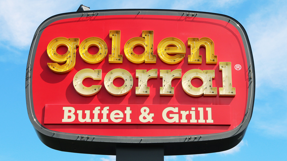 Golden Corral sign