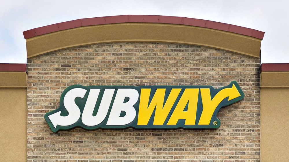 The outside of a Subway restaurant