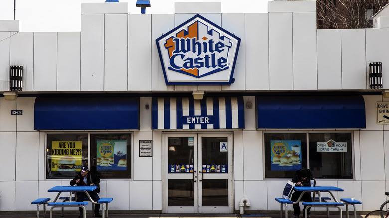 White Castle restaurant exterior