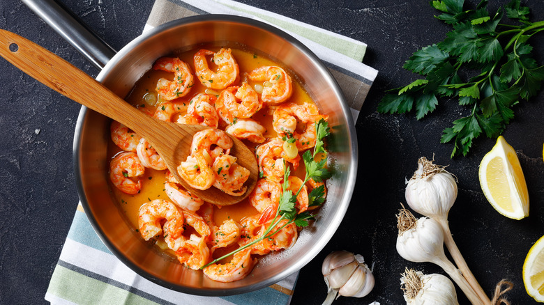 Shrimp scampi in a pan