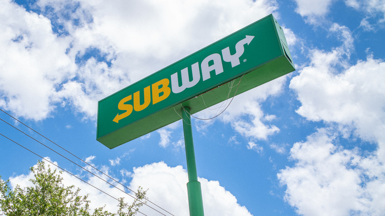 Subway restaurant sign 