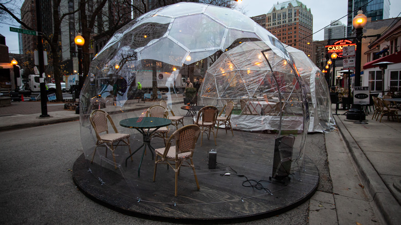 outdoor restaurant bubble 
