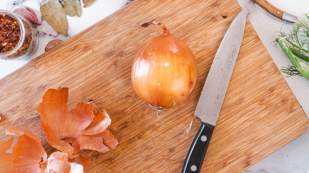 onion with peel