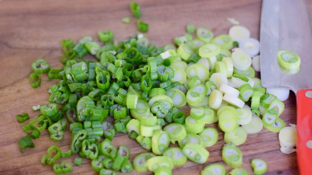 How to Cut Green Onions - The Quick Journey