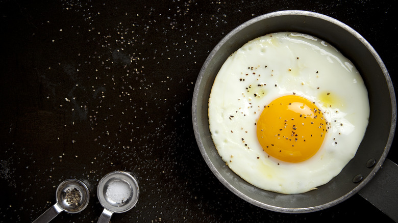 fried egg in a bowl