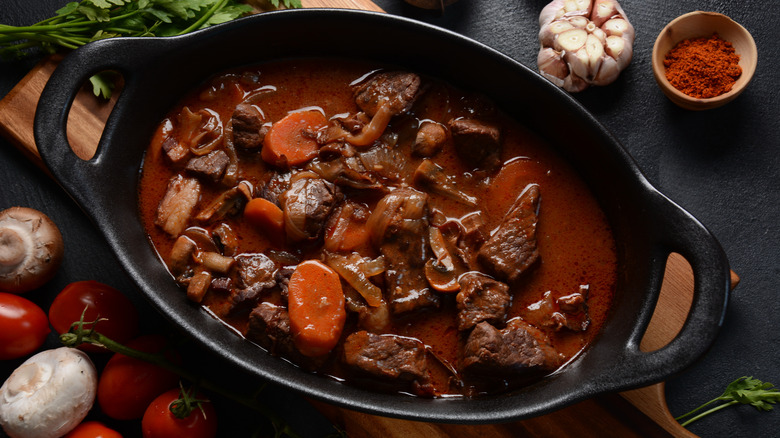 beef bourguignon in dutch oven