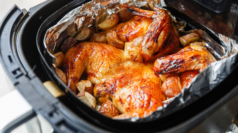 air fryer with chicken