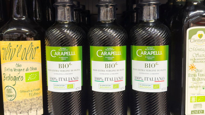 Olive oil labels with Italian origin