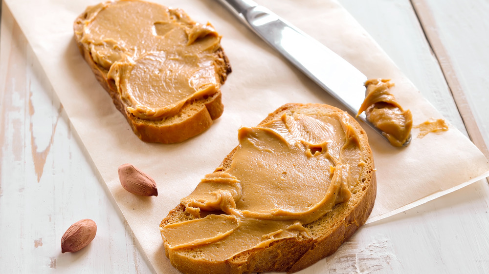Bread with peanut butter