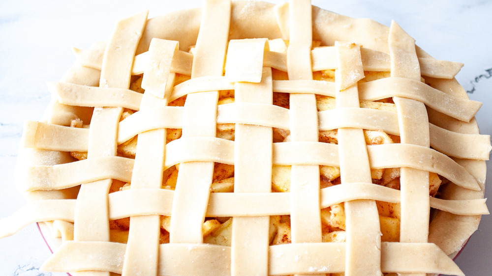 lattice crust apple pie