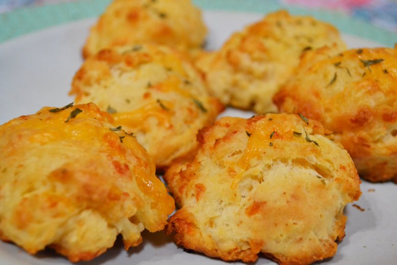 Copycat Red Lobster Cheddar Bay Biscuits