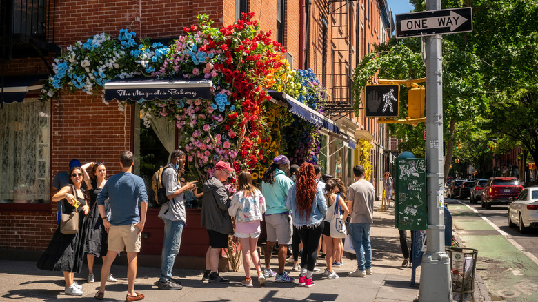 Line outside Magnolia bakery