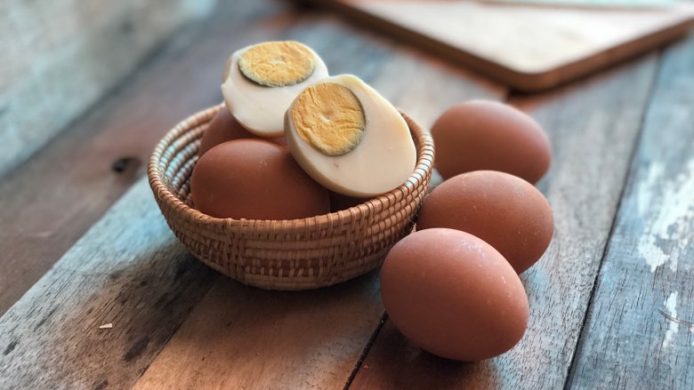 Hard Boil Eggs without Egg Yolk turning Green - My Turn for Us