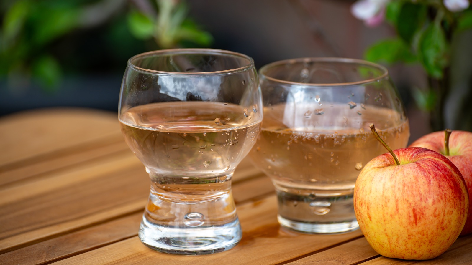 How To Tell If A Hard Cider Is Sweet Or Dry (Even If The Label Doesn't Say)