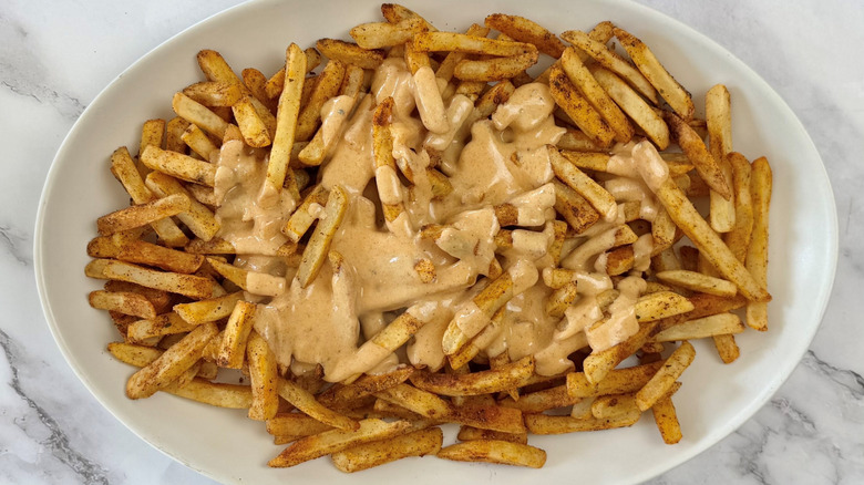 fries with cheese sauce