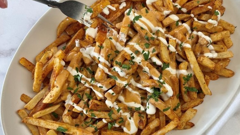 Platter of Wingstop Voodoo fries