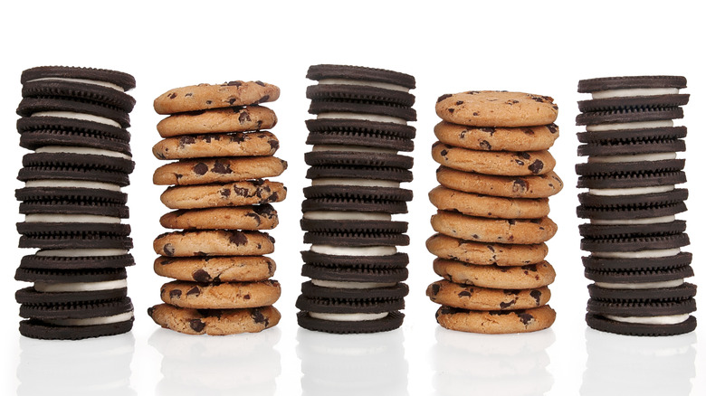 stacks of oreos and chips ahoy